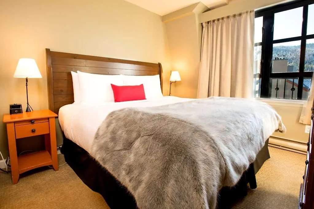 Sundial Hotel Whistler 4*,